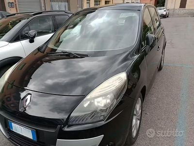 Usata Renault Scénic III Luxe 131 CV (96 kW) 2012 Nero Monovolume