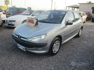 Usata Peugeot 206 60 CV (44 kW) 2001 Grigio Berlina