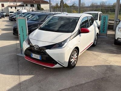 Usata Toyota Aygo X-play 69 CV (50 kW) 2017 Bianco Utilitaria