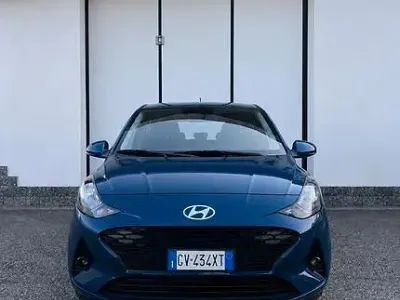 Usata Hyundai i10 Prime 63 CV (46 kW) 2024 Blu Utilitaria