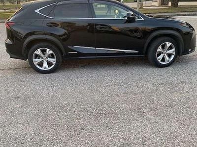 Usata Lexus NX300h Luxury Line 155 CV (114 kW) 2016 Nero SUV