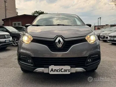 Usata Renault Captur 90 CV (66 kW) 2016 Grigio SUV