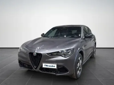 Usata Alfa Romeo Stelvio Sprint 209 CV (153 kW) 2025 Grigio vesuvio SUV