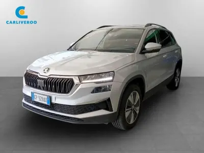 Usata Skoda Karoq Executive 116 CV (85 kW) 2023 Argento brillante SUV