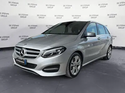 Usata Mercedes B160 90 CV (66 kW) 2018 Argento Utilitaria