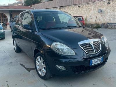 Usata Lancia Ypsilon 70 CV (51 kW) 2005 Nero Utilitaria