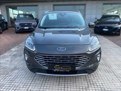 Usata Ford Kuga Titanium 150 CV (110 kW) 2023 Magnetic grey (metallizzato) SUV