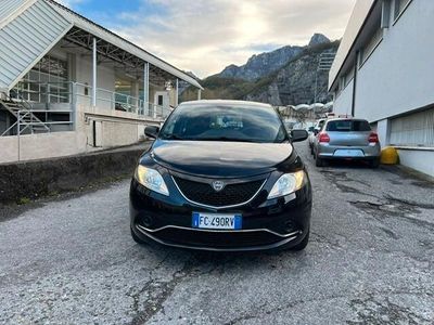 usata Lancia Ypsilon 1.2 69 CV 5 porte Silver