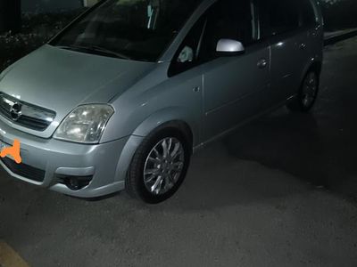 Usata Opel Meriva 90 CV (66 kW) 2010 Grigio Monovolume
