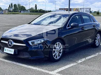 Begagnad Mercedes A180 Business 136 HK (100 kW) 2020 Svart Halvkombi