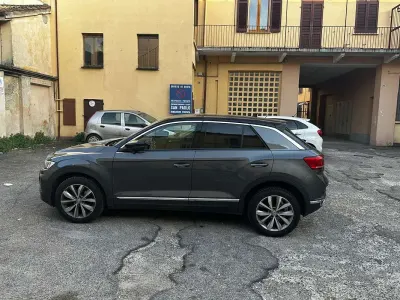 Usata VW T-Roc Style 150 CV (110 kW) 2019 Grigio SUV