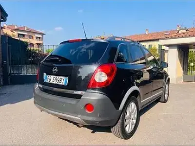 Usata Opel Antara 150 CV (110 kW) 2010 Nero SUV