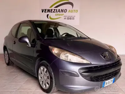 Usata Peugeot 207 90 CV (66 kW) 2008 Grigio Berlina