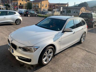 Usata BMW 318 143 CV (105 kW) 2012 Bianco Station wagon