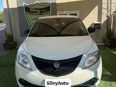 Usata Lancia Ypsilon S 69 CV (50 kW) 2014 Bianco Utilitaria