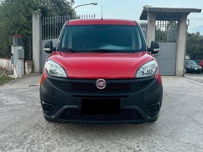 Usata Fiat Doblò 95 CV (69 kW) 2016 Rosso Monovolume