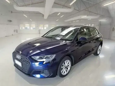 Usata Audi A3 Business 116 CV (85 kW) 2022 Blu Berlina