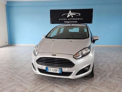 Usata Ford Fiesta Business Edition 75 CV (55 kW) 2015 Grigio Berlina