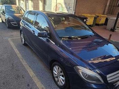 Mercedes B200