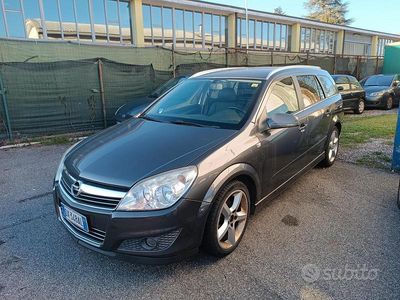 Usata Opel Astra Cosmo 115 CV (84 kW) 2009 Grigio Station wagon
