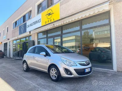 Usata Opel Corsa 86 CV (63 kW) 2012 Grigio Utilitaria