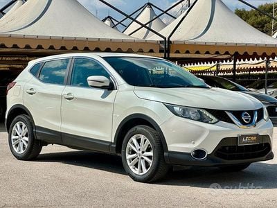 Usata Nissan Qashqai Acenta 110 CV (80 kW) 2016 Bianco SUV