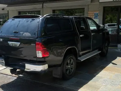 Begagnad Toyota HiLux 150 HK (110 kW) 2025 Svart Pickup