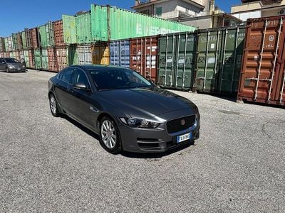 Usata Jaguar XE Pure 179 CV (131 kW) 2016 Grigio Berlina