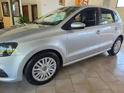 Usata VW Polo Trendline 75 CV (55 kW) 2017 Argento Berlina
