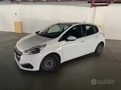 Usata Peugeot 208 68 CV (50 kW) 2017 Bianco Utilitaria