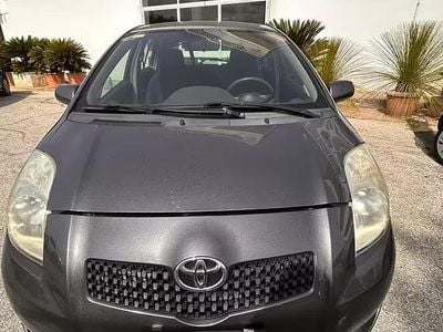 Usata Toyota Yaris Sol 87 CV (63 kW) 2008 Grigio Utilitaria