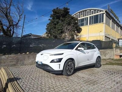 Usata Hyundai Kona 100 kW (136 CV) 2022 Bianco SUV