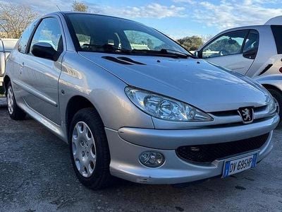 Käytetty Peugeot 206 75 HP (55 kW) 2009 Harmaa Viistoperä
