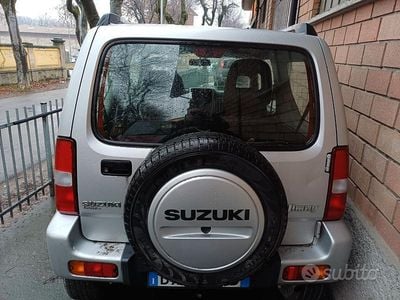 Grigio Usata 2009 Suzuki Jimny SUV | 9500 € (Buon prezzo)