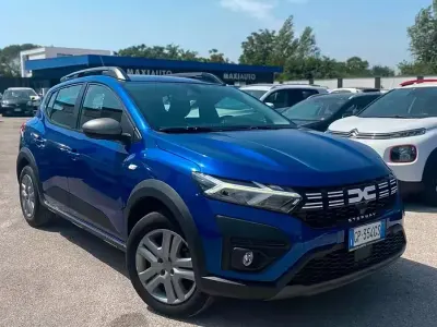 Usata Dacia Sandero Essentiel 101 CV (74 kW) 2023 Bluazzurro Berlina