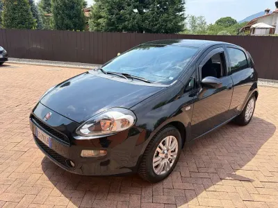 Usata Fiat Punto Lounge 75 CV (55 kW) 2013 Nero Utilitaria