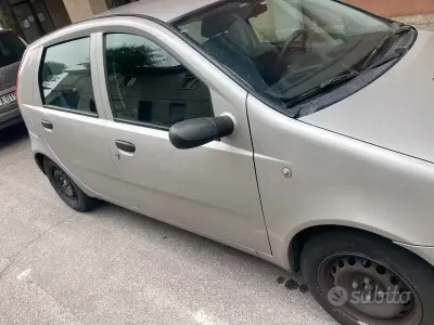 Usata Fiat Punto 60 CV (44 kW) 2003 Grigio Utilitaria