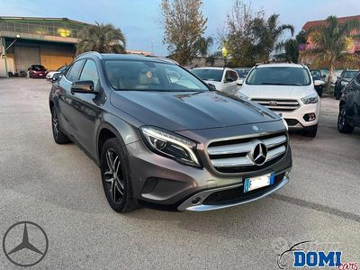 Usata Mercedes GLA200 135 CV (99 kW) 2015 Grigio SUV