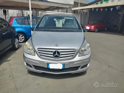 Begagnad Mercedes B150 95 HK (69 kW) 2009 Grå Minibuss
