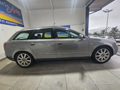 Usata Audi A4 131 CV (96 kW) 2004 Grigio Berlina