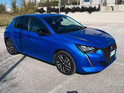 Usata Peugeot 208 GT-line 100 CV (73 kW) 2022 Blu Utilitaria