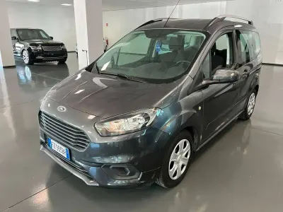 Usata Ford Tourneo Courier 101 CV (74 kW) 2019 Grigio Monovolume
