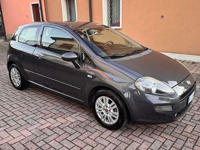 Usata Fiat Punto Street 75 CV (55 kW) 2015 Grigio Berlina
