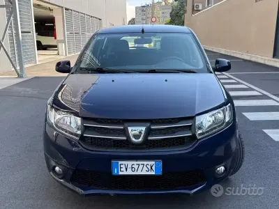 Usata Dacia Sandero 75 CV (55 kW) 2014 Blu Berlina