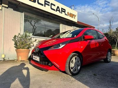Usata Toyota Aygo Connect Style 68 CV (50 kW) 2014 Rosso Utilitaria