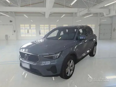 Usata Volvo XC40 Core 129 CV (94 kW) 2022 Grigio SUV