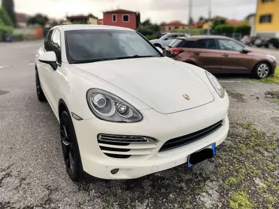 Usata Porsche Cayenne 245 CV (180 kW) 2011 Bianco SUV