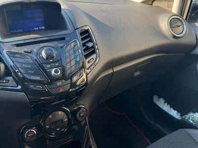 Usata Ford Fiesta 75 CV (55 kW) 2014 Bianco Utilitaria