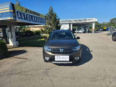 Usata Dacia Sandero Stepway 95 CV (69 kW) 2019 Bronzo Berlina