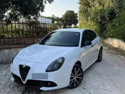 Usata Alfa Romeo Giulietta 120 CV (88 kW) 2020 Bianco Utilitaria